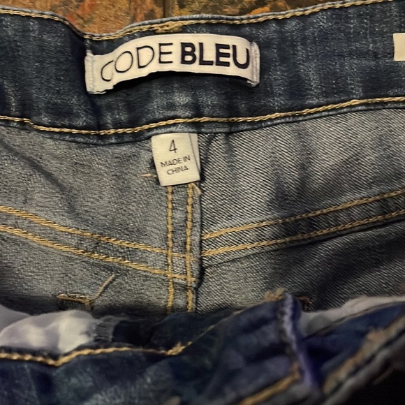 Code Bleu shorts - Picture 2 of 5